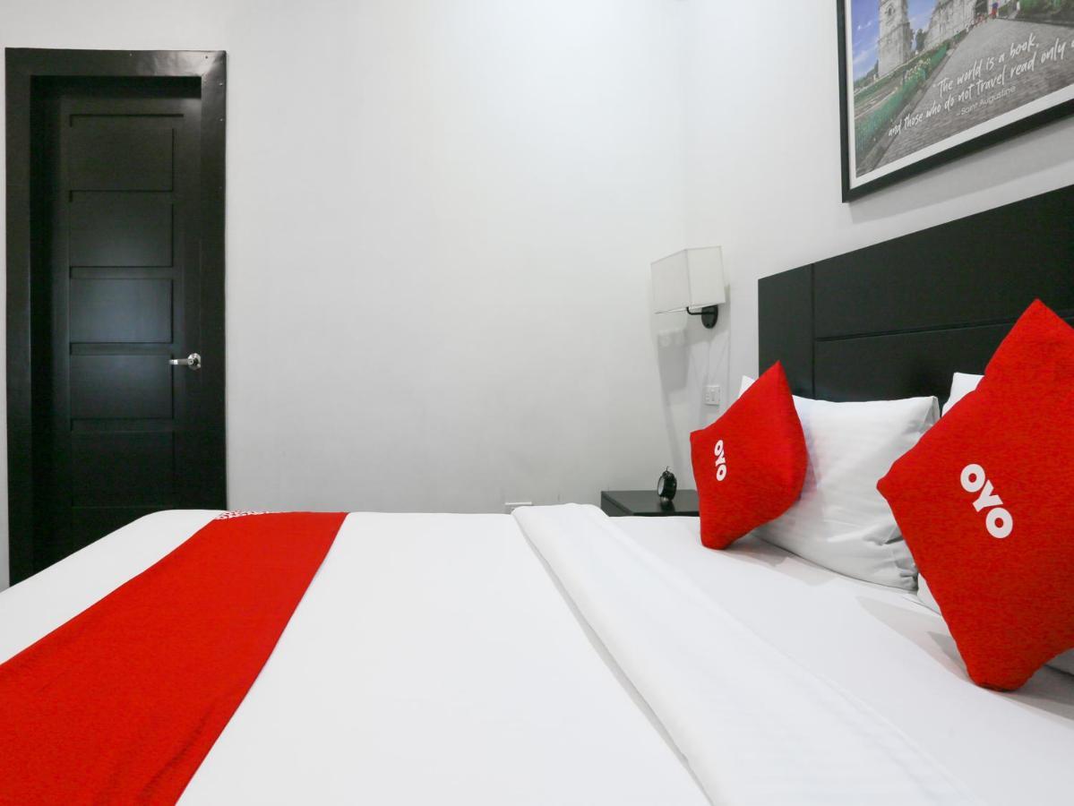 Capital O 642 The Junction Tagaytay Hotel Tagaytay City Kültér fotó