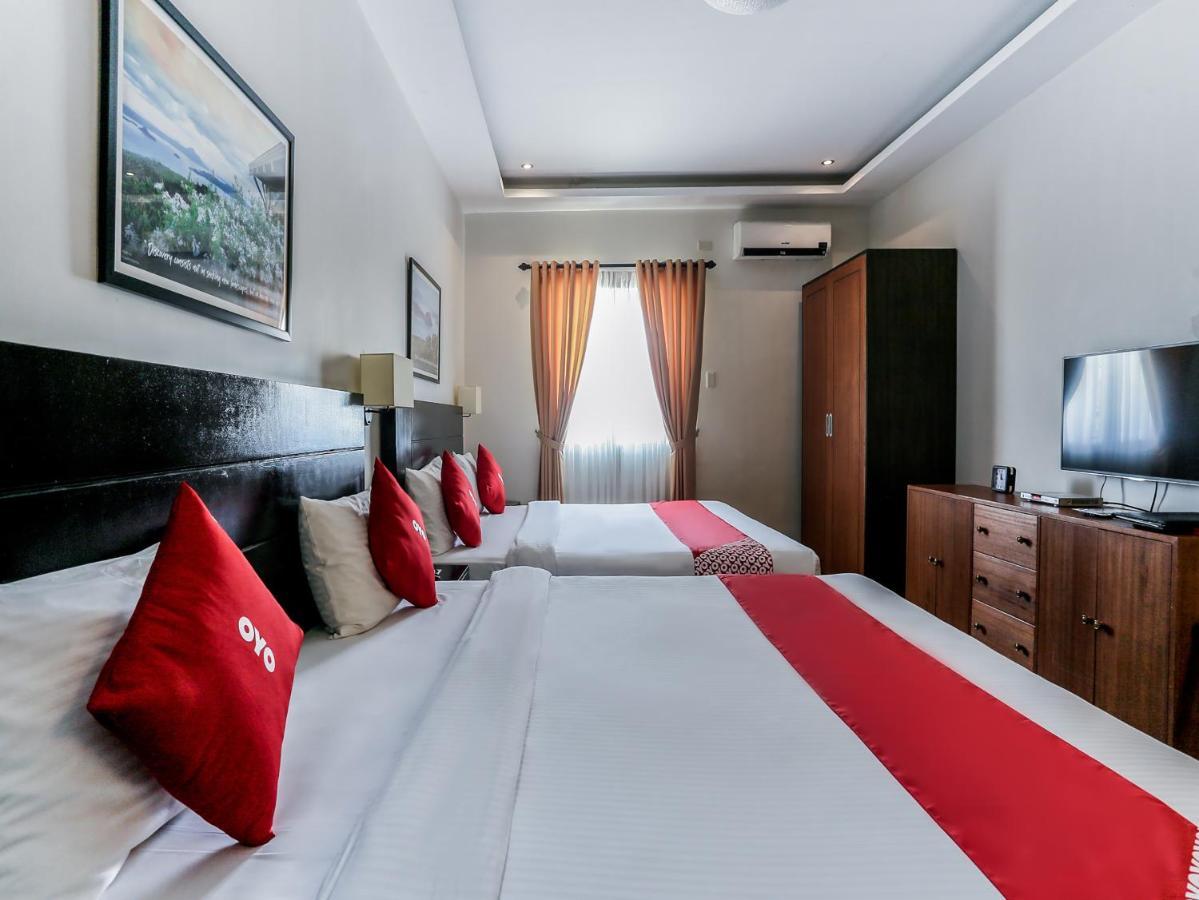 Capital O 642 The Junction Tagaytay Hotel Tagaytay City Kültér fotó