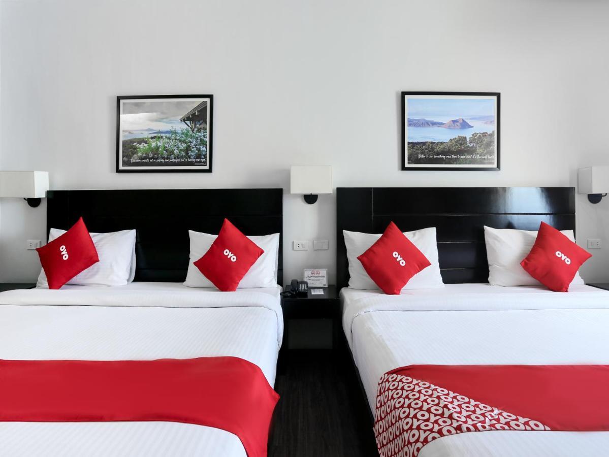 Capital O 642 The Junction Tagaytay Hotel Tagaytay City Kültér fotó